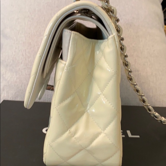 Authentic Chanel Classic flap - Picture 10 of 12
